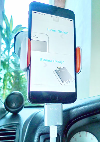 iData苹果智能U盘的目的是为了给苹果手机和平板扩容